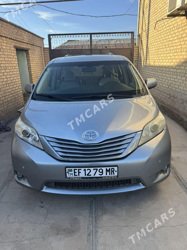 Toyota Sienna 2010 - 280 000 TMT - Мары - img 2