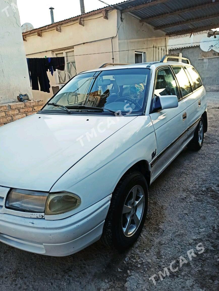 Opel Astra 1993 - 46 000 TMT - Теджен - img 1