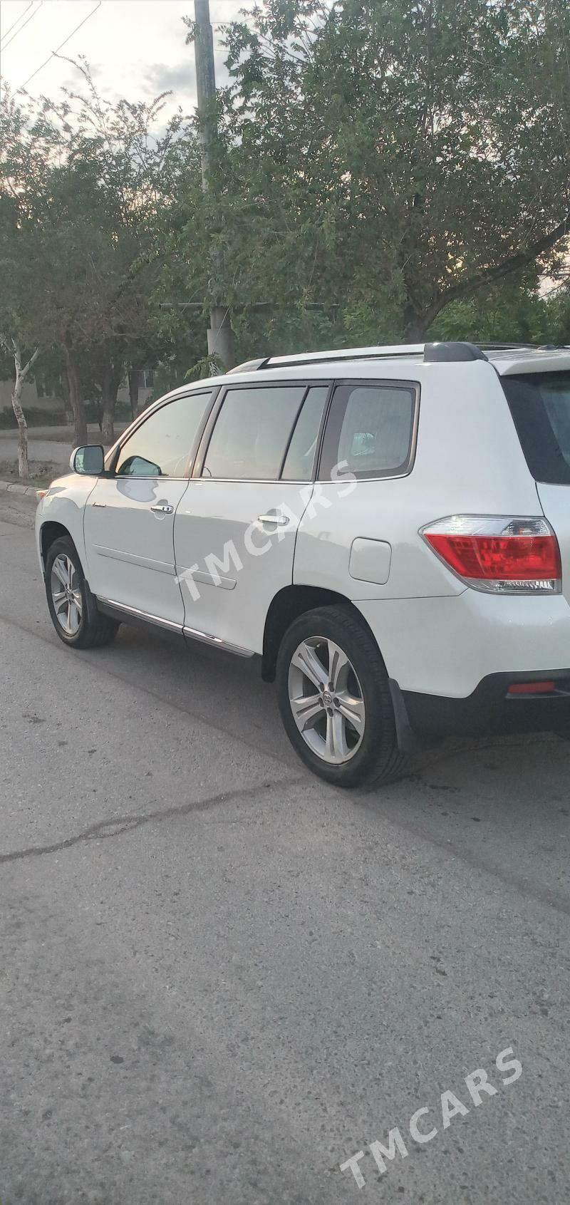 Toyota Highlander 2013 - 370 000 TMT - Дашогуз - img 9