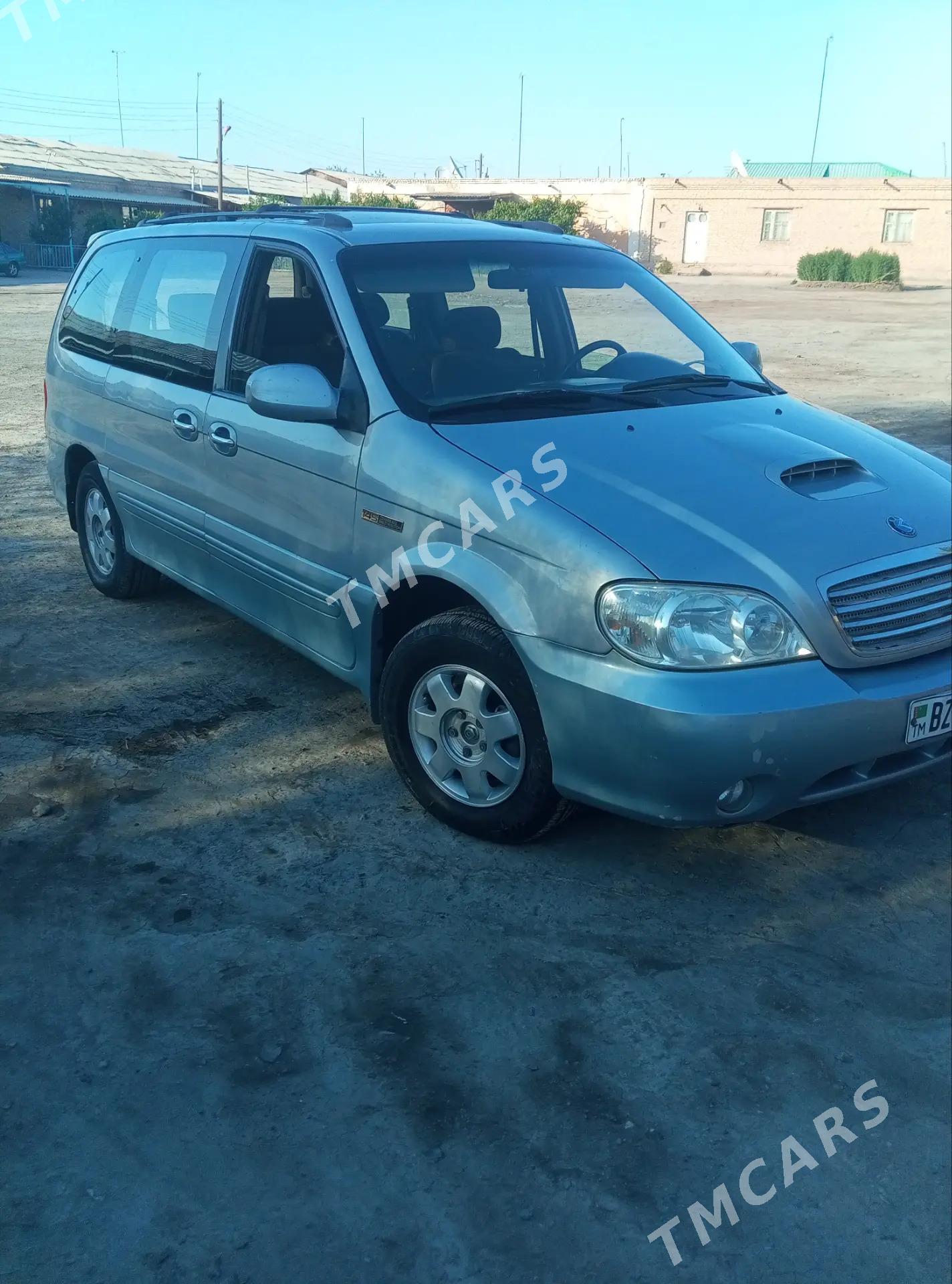 Kia Carnival 2001 - 70 000 TMT - Дашогуз - img 2