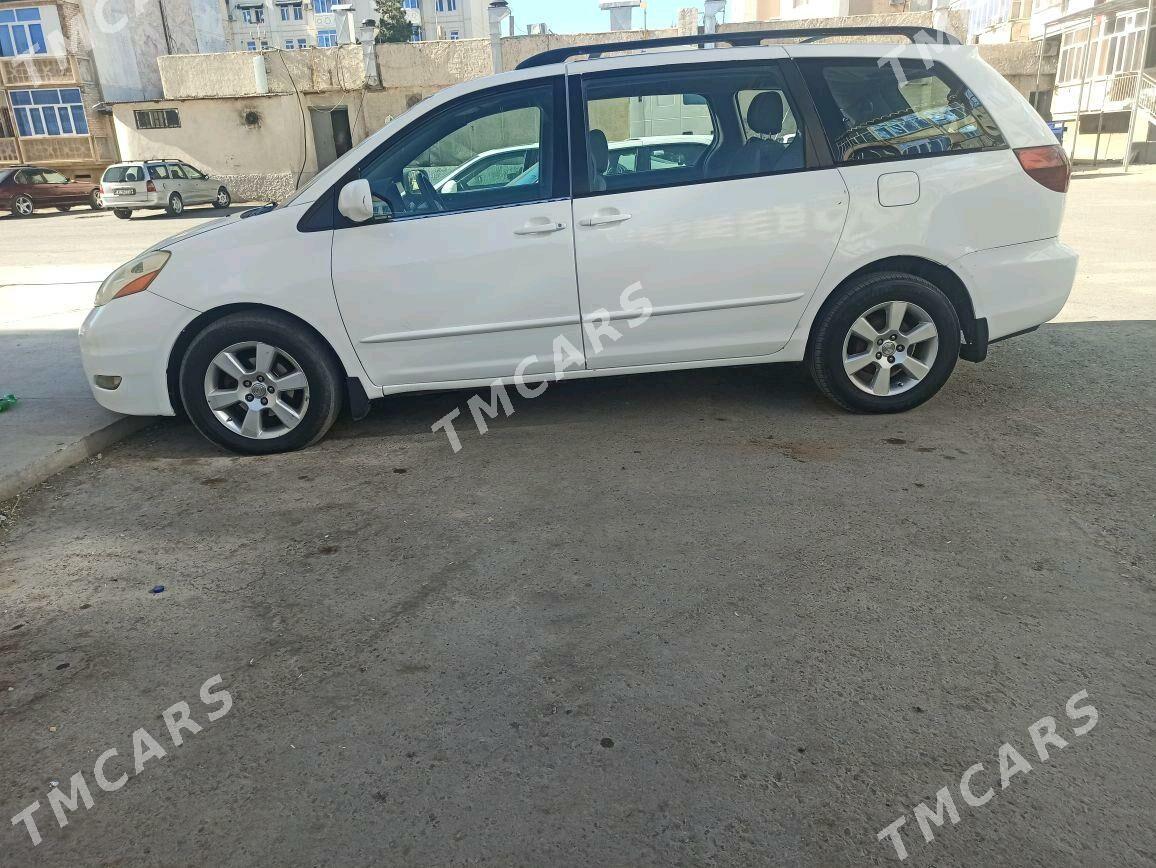 Toyota Sienna 2004 - 190 000 TMT - Türkmenabat - img 2