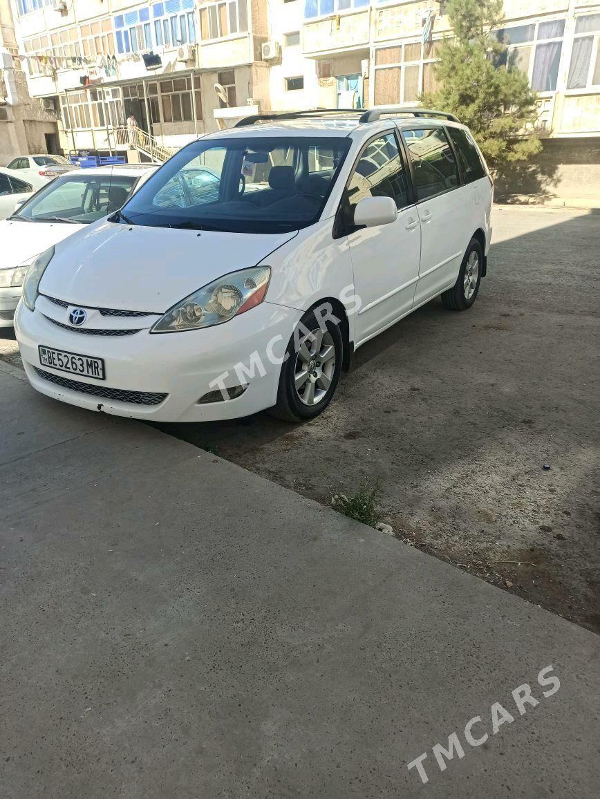 Toyota Sienna 2004 - 190 000 TMT - Türkmenabat - img 3