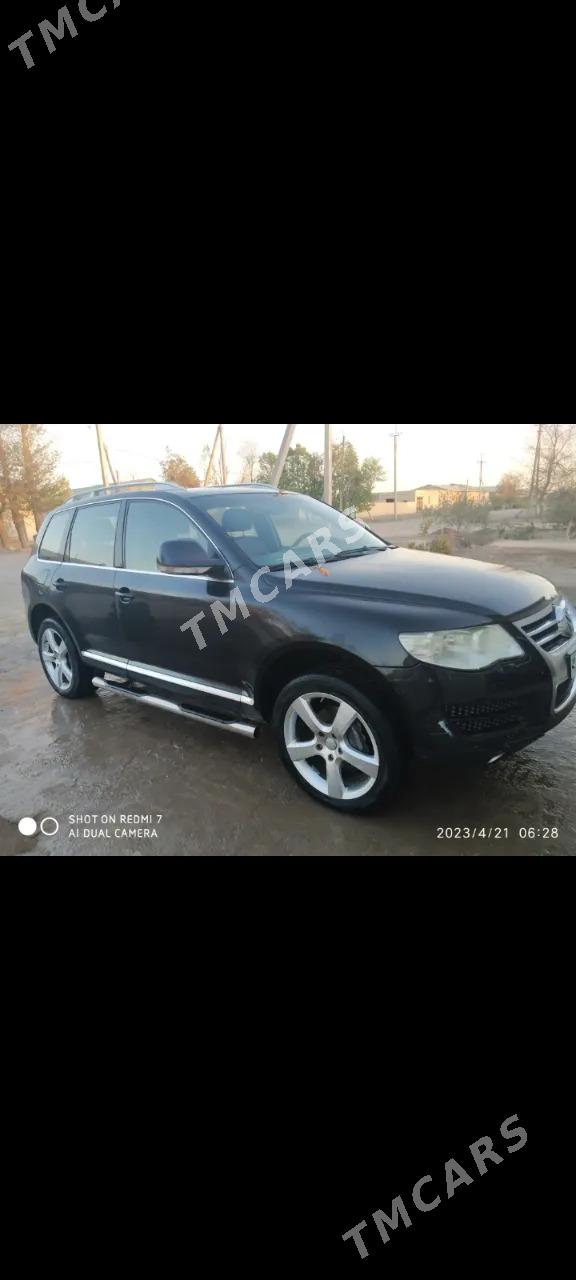 Volkswagen Touareg 2008 - 220 000 TMT - етр. Туркменбаши - img 7