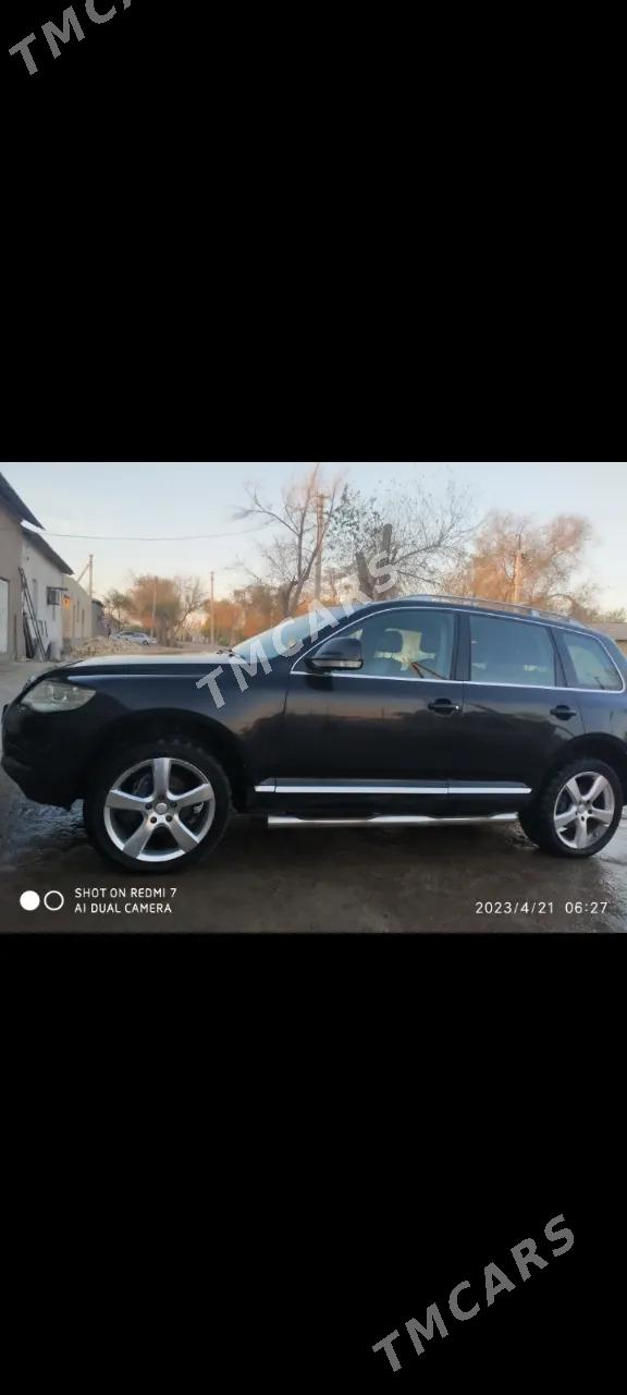 Volkswagen Touareg 2008 - 220 000 TMT - етр. Туркменбаши - img 2