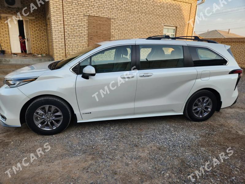 Toyota Sienna 2021 - 550 000 TMT - Мары - img 7