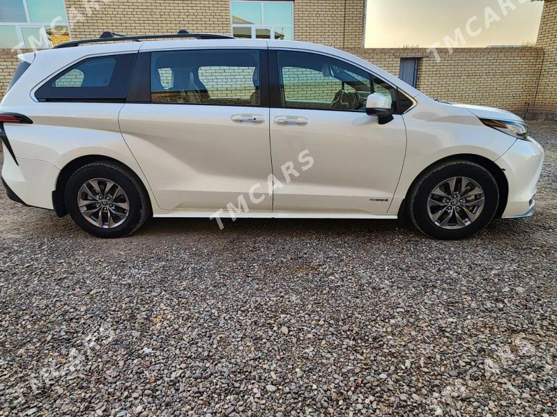 Toyota Sienna 2021 - 550 000 TMT - Мары - img 8