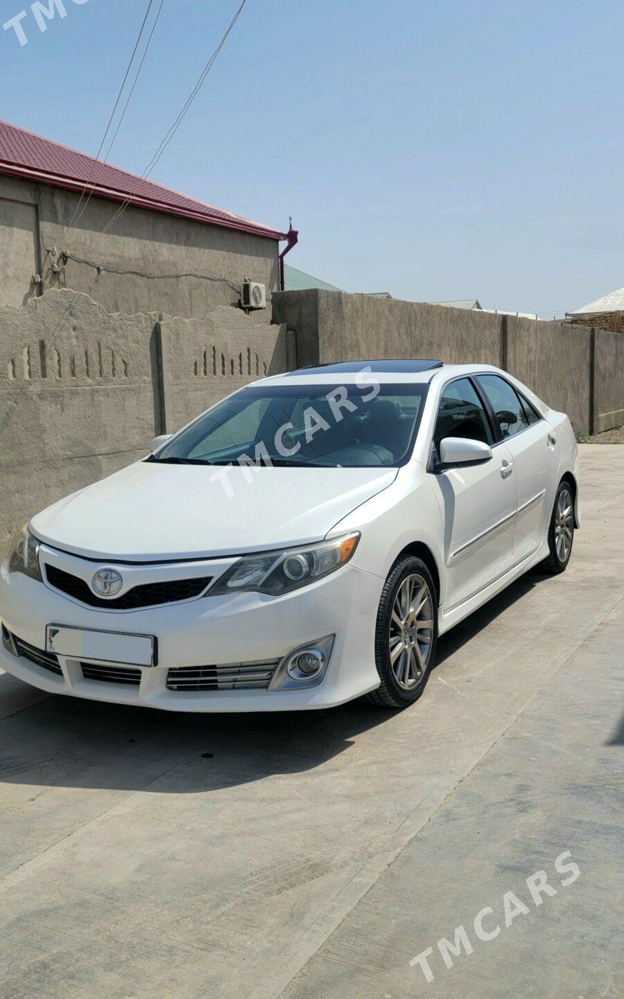 Toyota Camry 2012 - 230 000 TMT - Байрамали - img 3