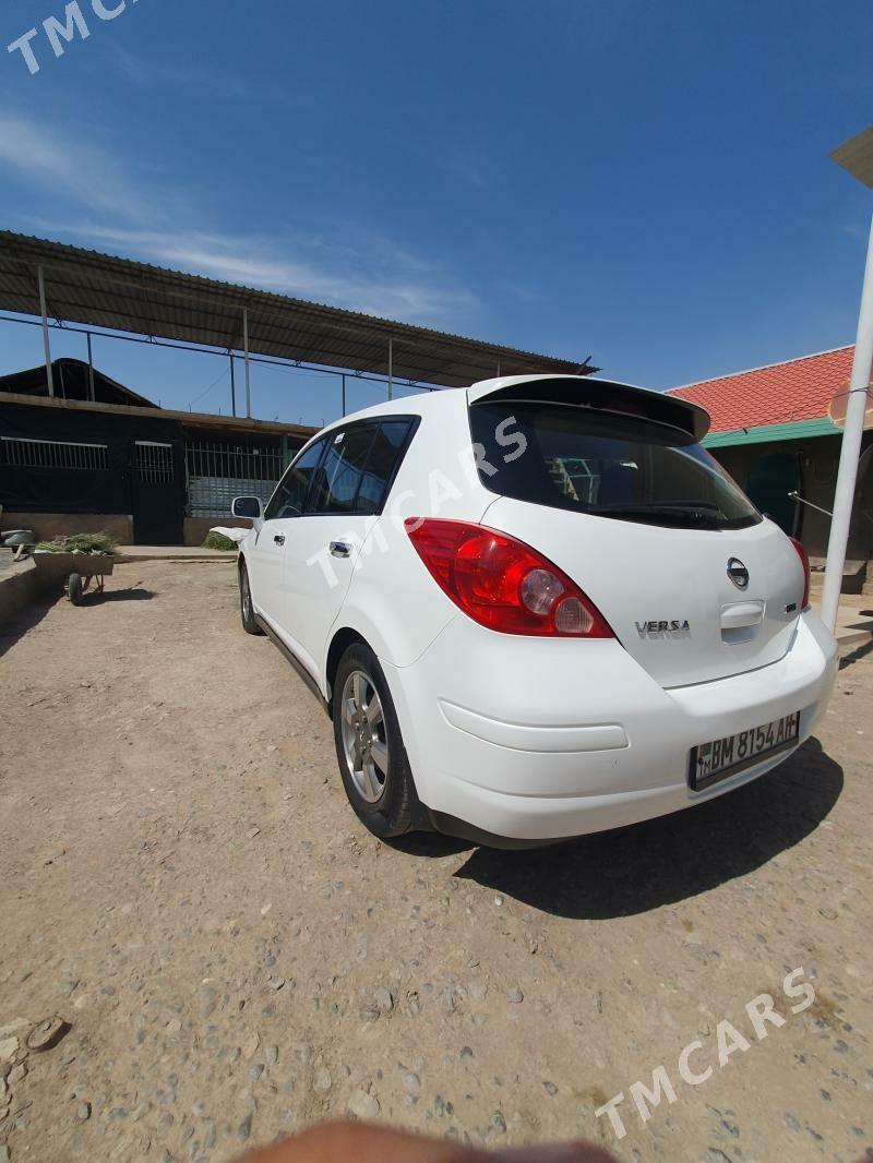 Nissan Versa 2012 - 140 000 TMT - Ýaşlyk - img 3