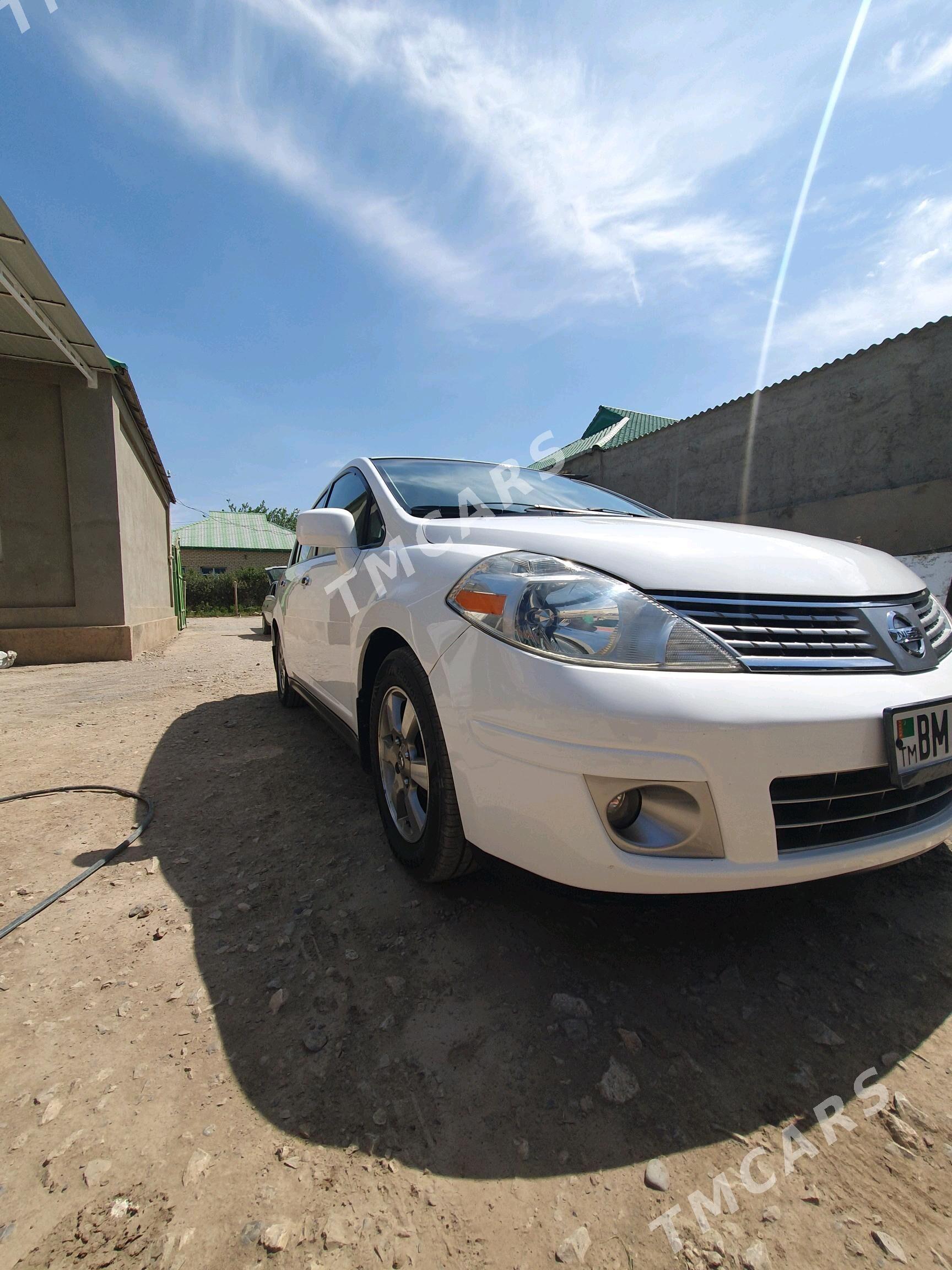 Nissan Versa 2012 - 140 000 TMT - Ýaşlyk - img 4