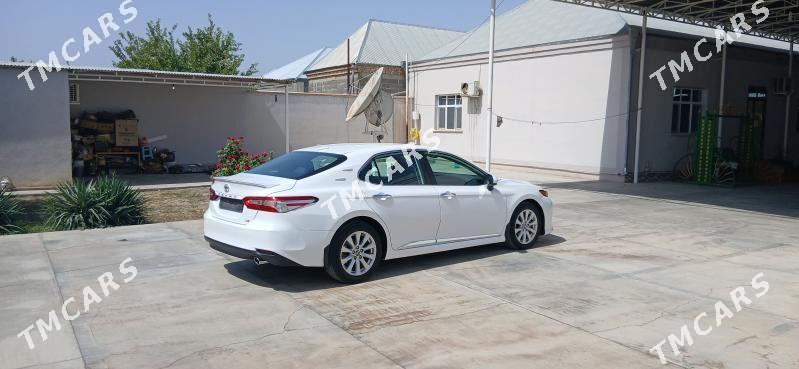 Toyota Camry 2019 - 300 000 TMT - Bäherden - img 4