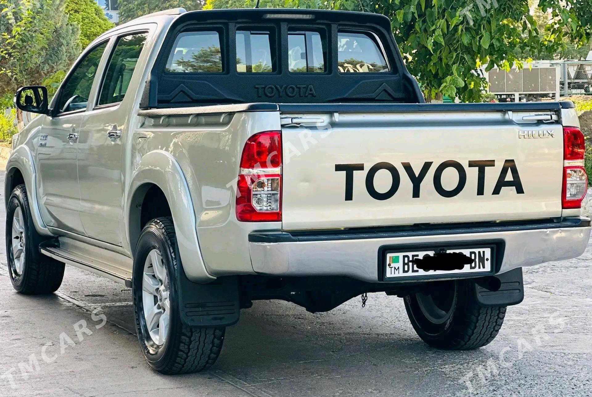 Toyota Hilux 2014 - 380 000 TMT - Туркменбаши - img 3