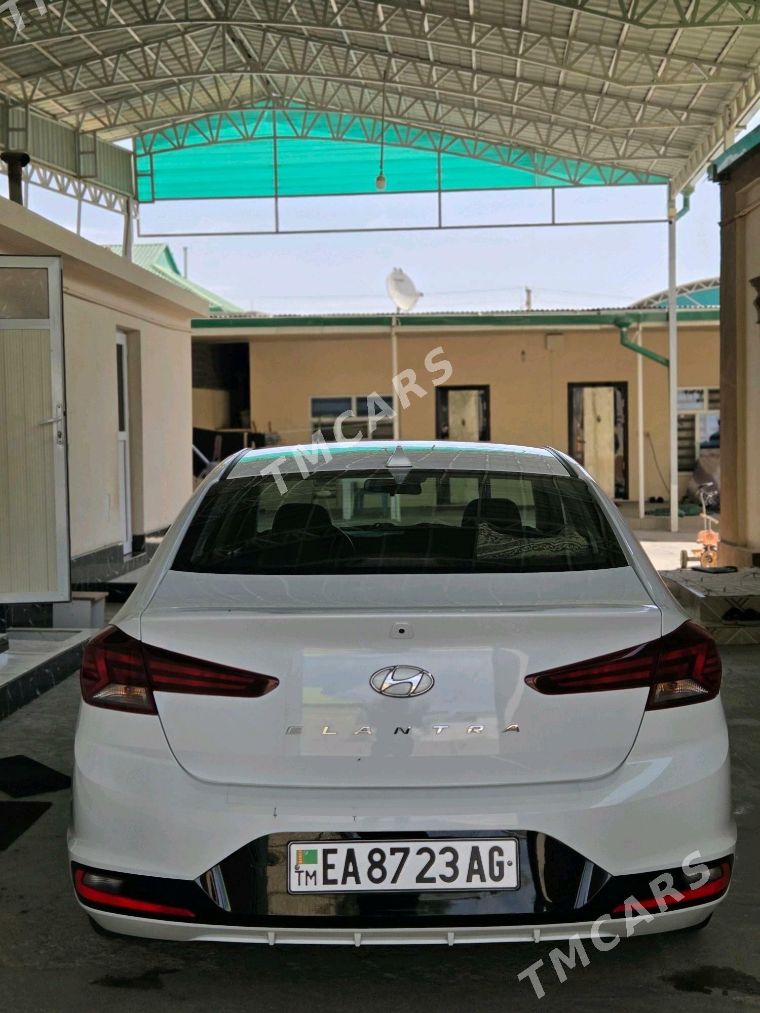 Hyundai Elantra 2019 - 215 000 TMT - Aşgabat - img 4