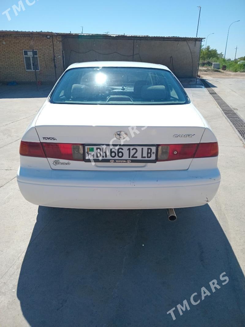 Toyota Camry 2000 - 90 000 TMT - Фарап - img 2