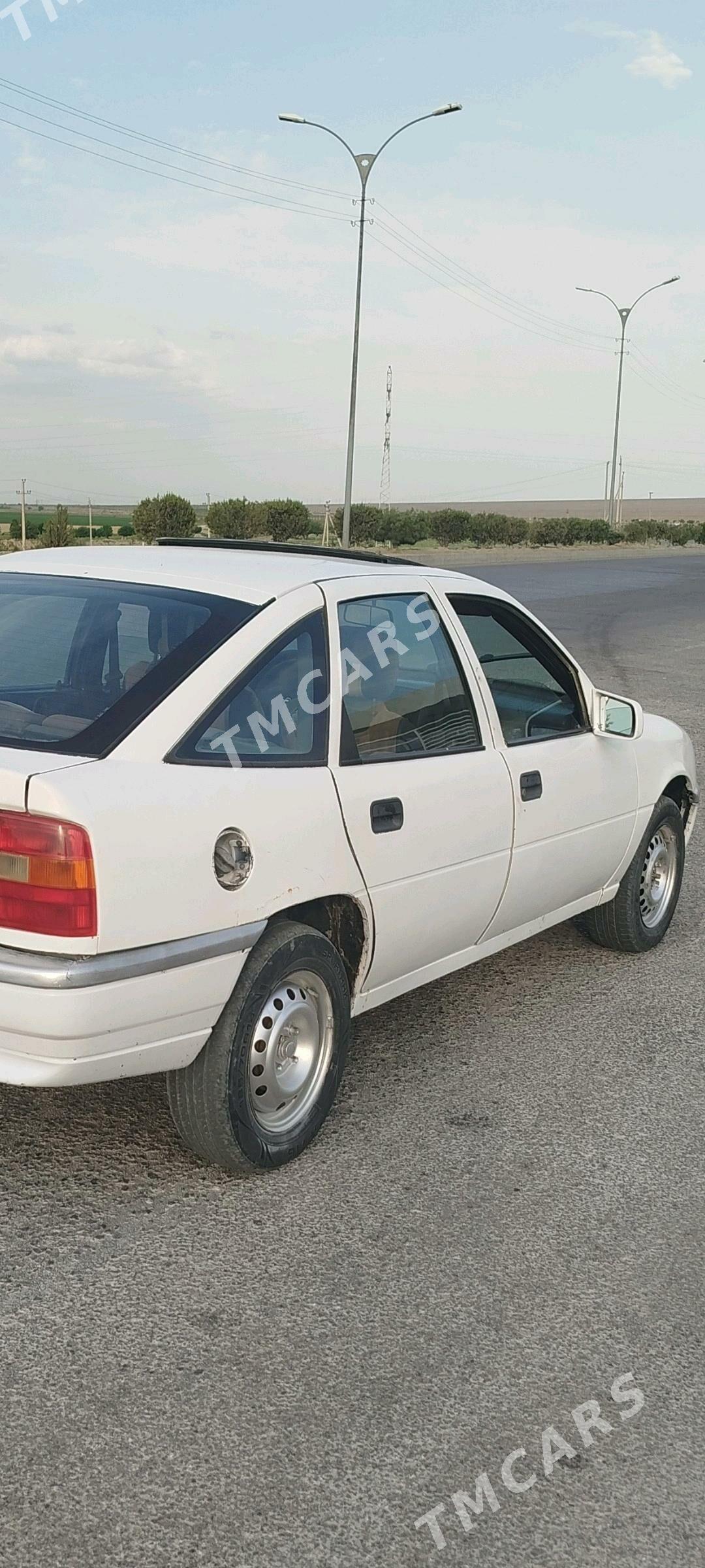 Opel Vectra 1992 - 30 000 TMT - Bäherden - img 2