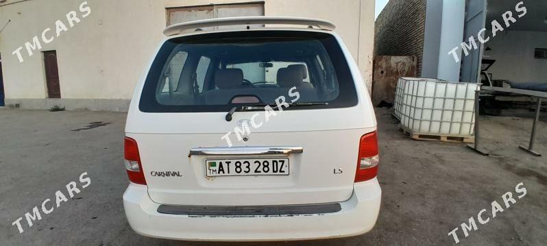 Kia Carnival 2002 - 60 000 TMT - Губадаг - img 2