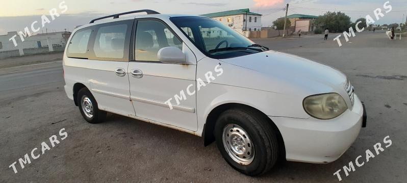 Kia Carnival 2002 - 60 000 TMT - Губадаг - img 5