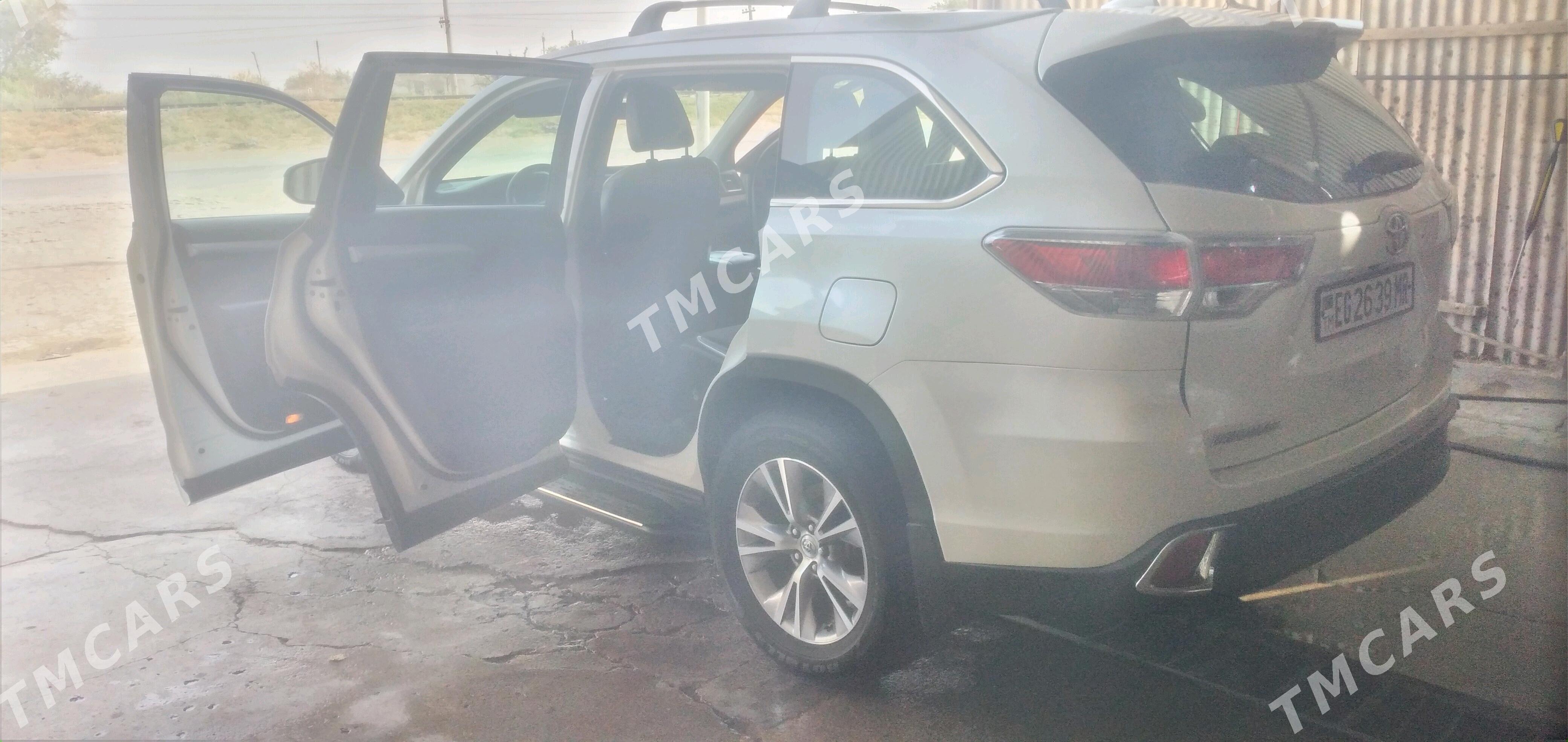 Toyota Highlander 2015 - 387 000 TMT - Байрамали - img 2