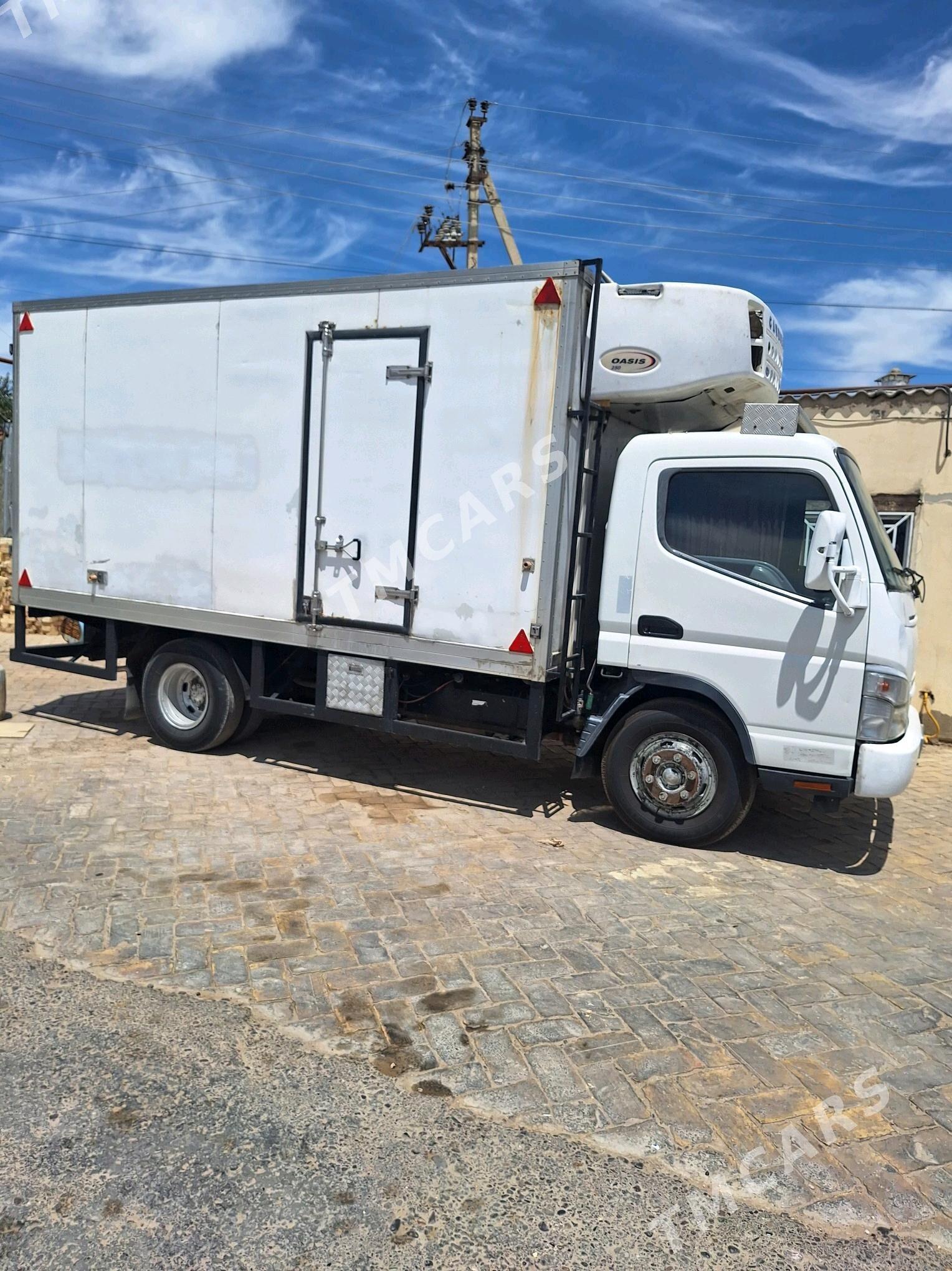Mitsubishi Canter 2010 - 400 000 TMT - Mary - img 2