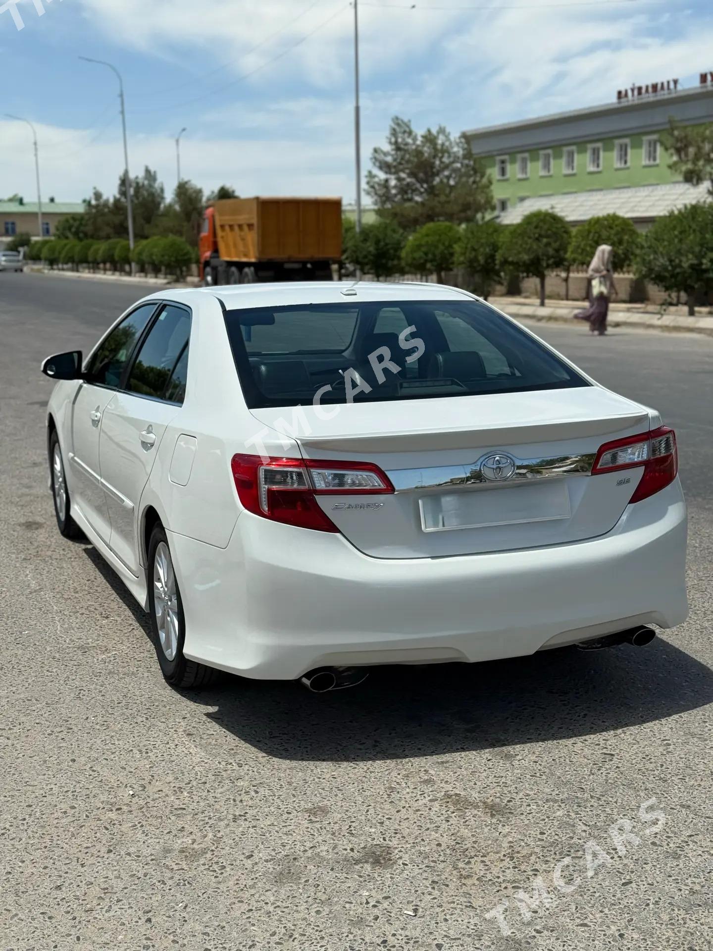 Toyota Camry 2012 - 230 000 TMT - Байрамали - img 4