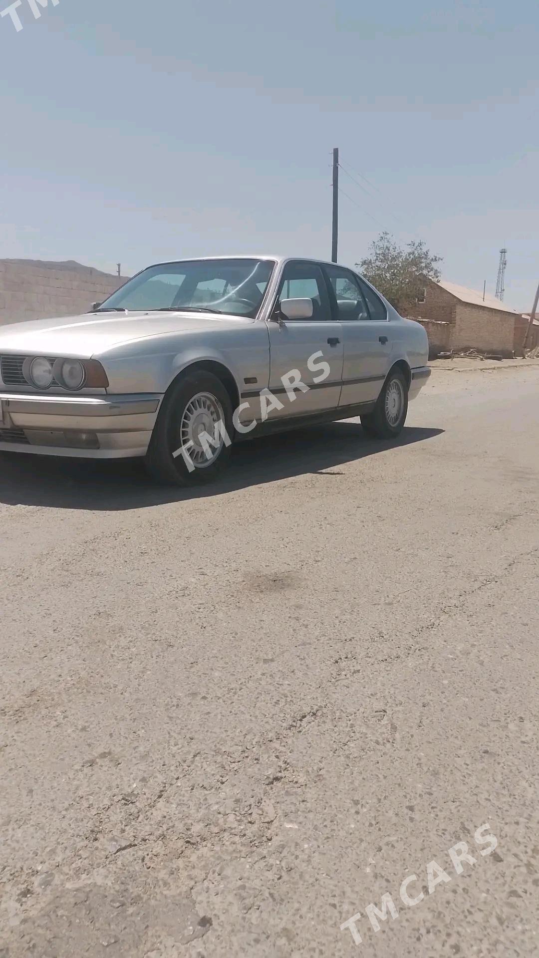 BMW 525 1990 - 50 000 TMT - Берекет - img 2