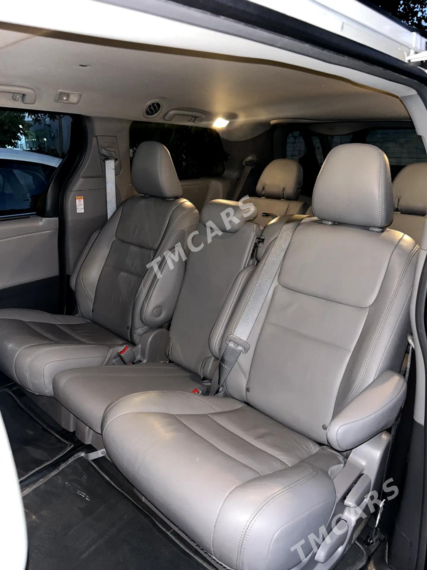 Toyota Sienna 2019 - 438 000 TMT - 10 мкр - img 2