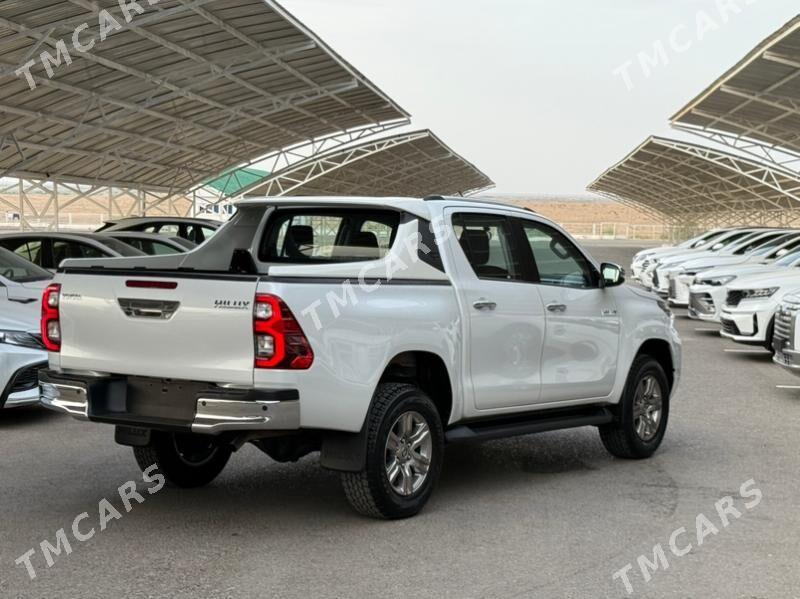 Toyota Hilux 2024 - 669 000 TMT - Aşgabat - img 8