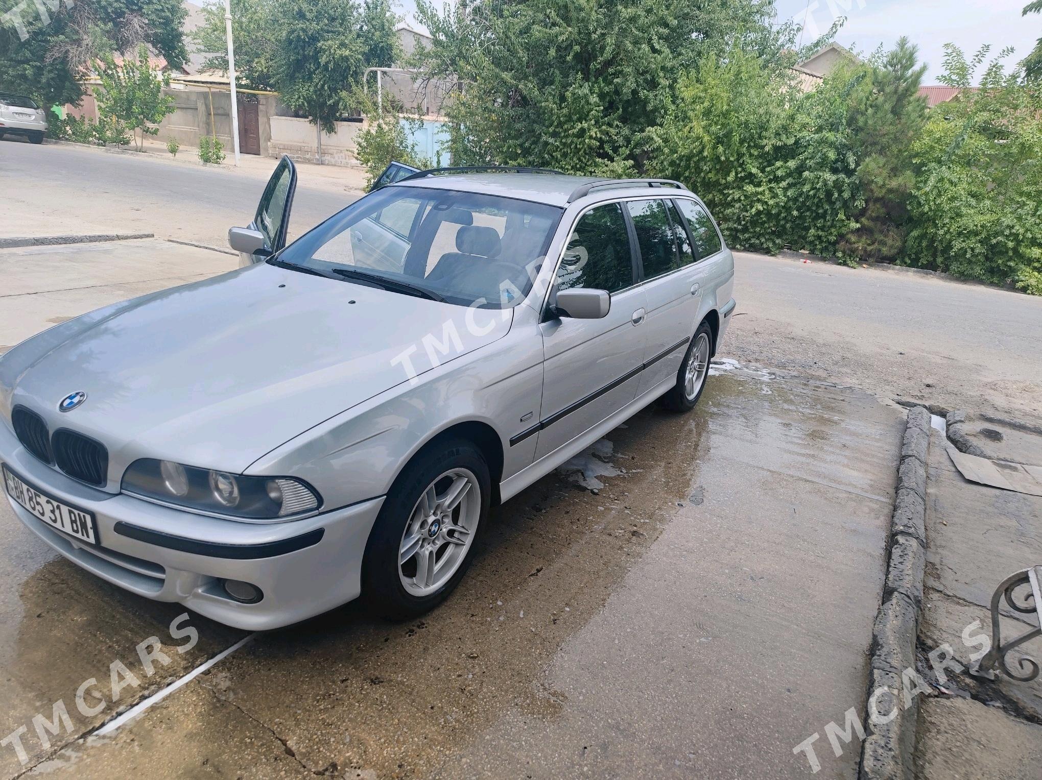 BMW E39 2002 - 130 000 TMT - Балканабат - img 2