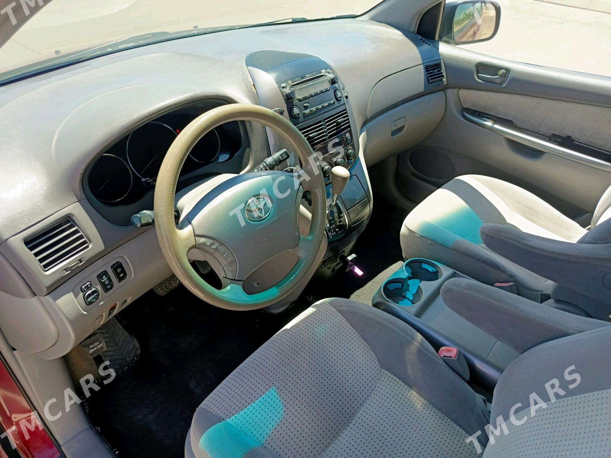Toyota Sienna 2008 - 210 000 TMT - Дянев - img 4