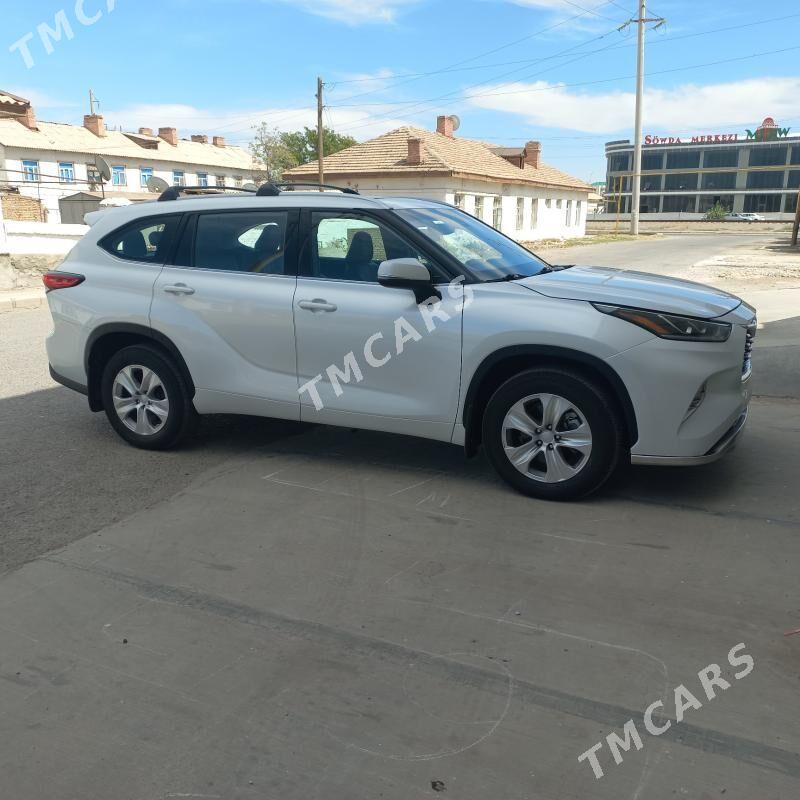 Toyota Highlander 2022 - 595 000 TMT - Мары - img 8