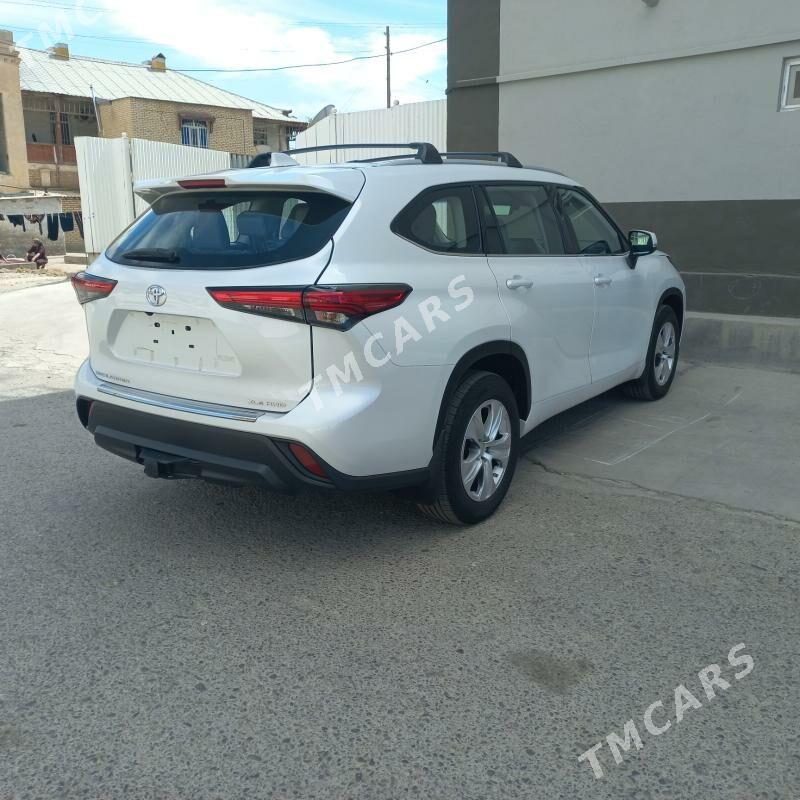 Toyota Highlander 2022 - 595 000 TMT - Мары - img 4