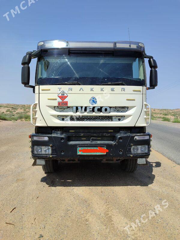 Iveco Trakker 2010 - 550 000 TMT - Гёкдепе - img 4