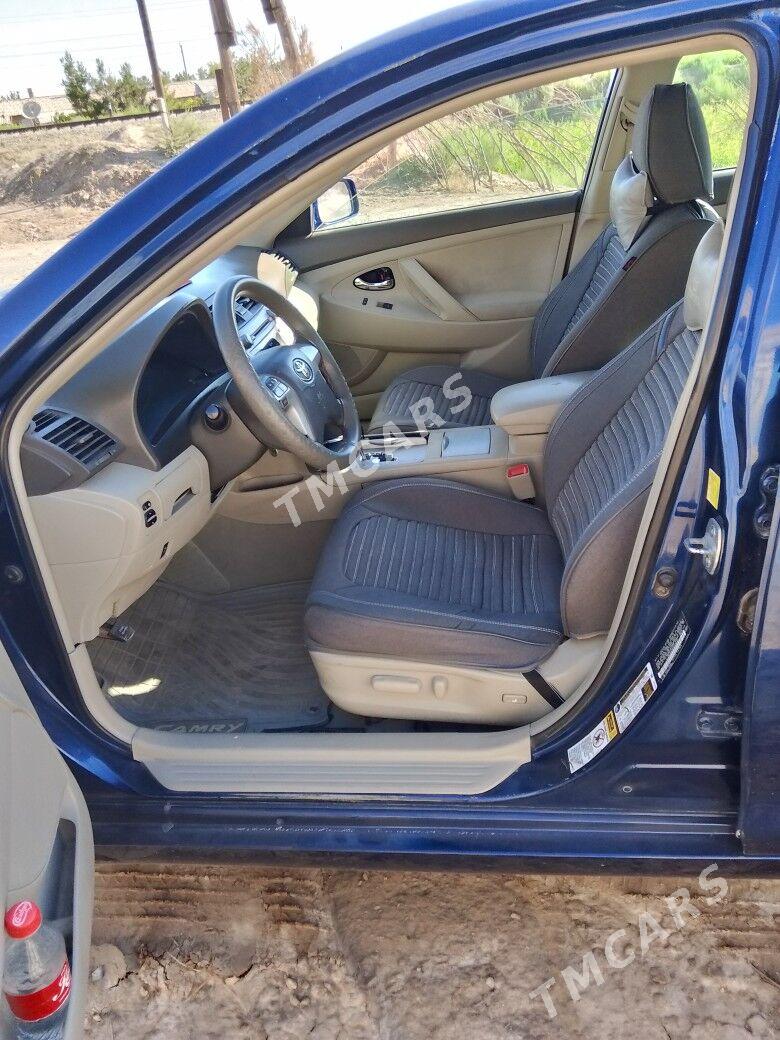 Toyota Camry 2010 - 165 000 TMT - Дянев - img 3