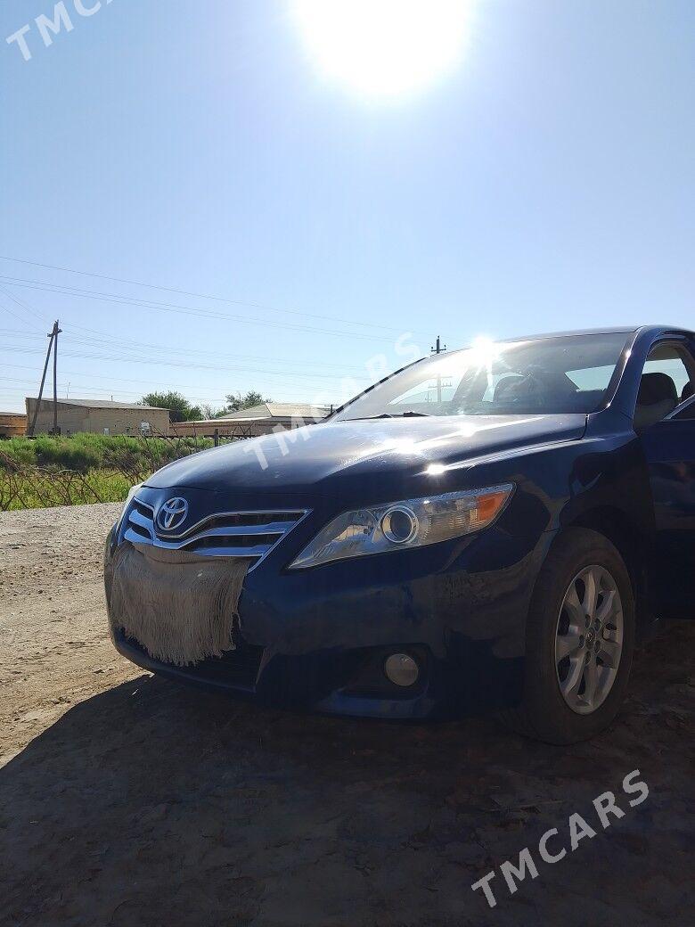 Toyota Camry 2010 - 165 000 TMT - Дянев - img 4
