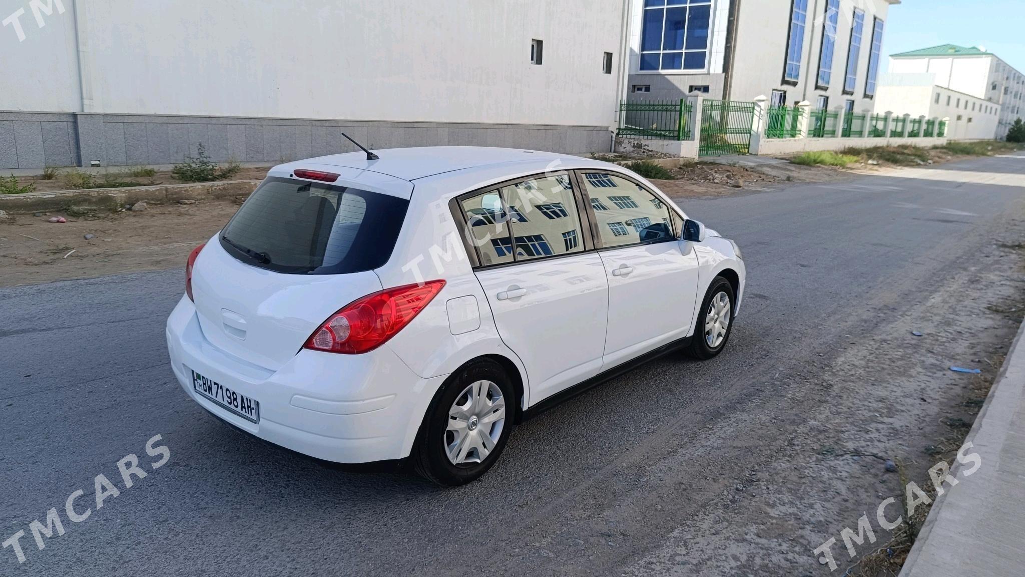 Nissan Versa 2012 - 118 000 TMT - Ак-Бугдайский этрап - img 3