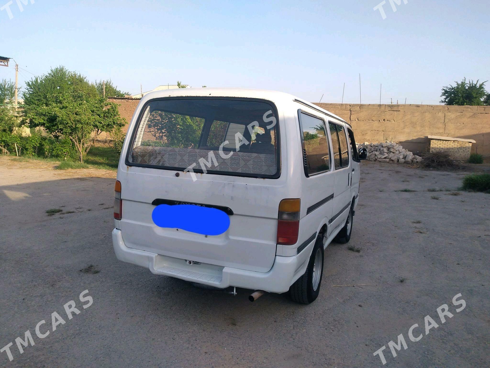 Toyota Hiace 1996 - 59 000 TMT - Бабадайхан - img 2