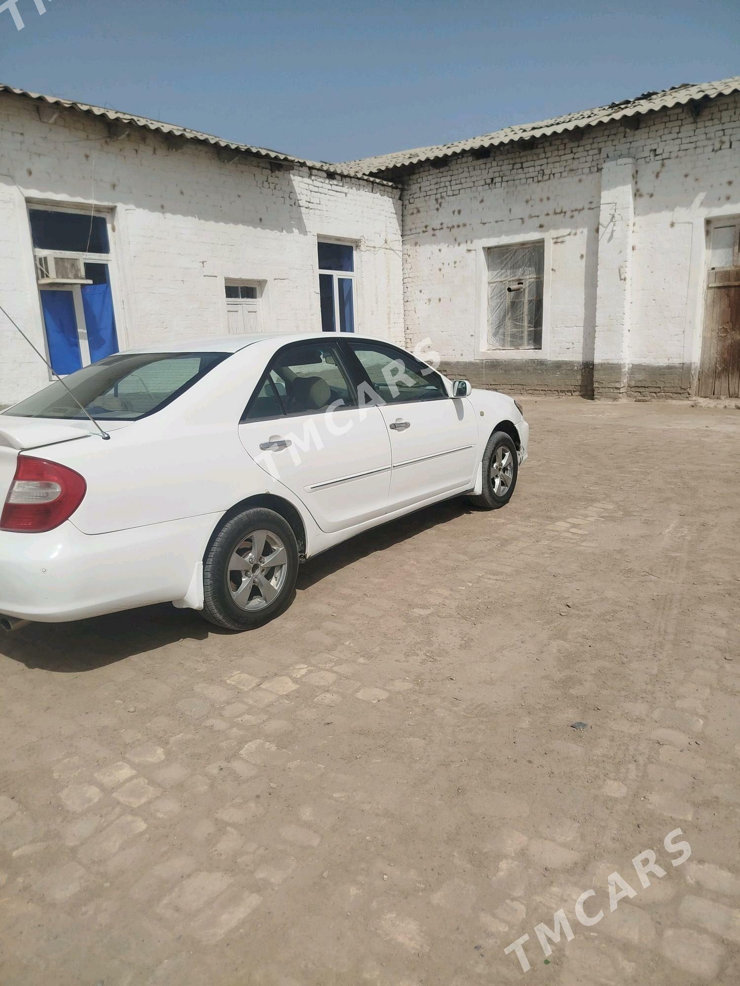 Toyota Camry 2004 - 120 000 TMT - Бабадайхан - img 4