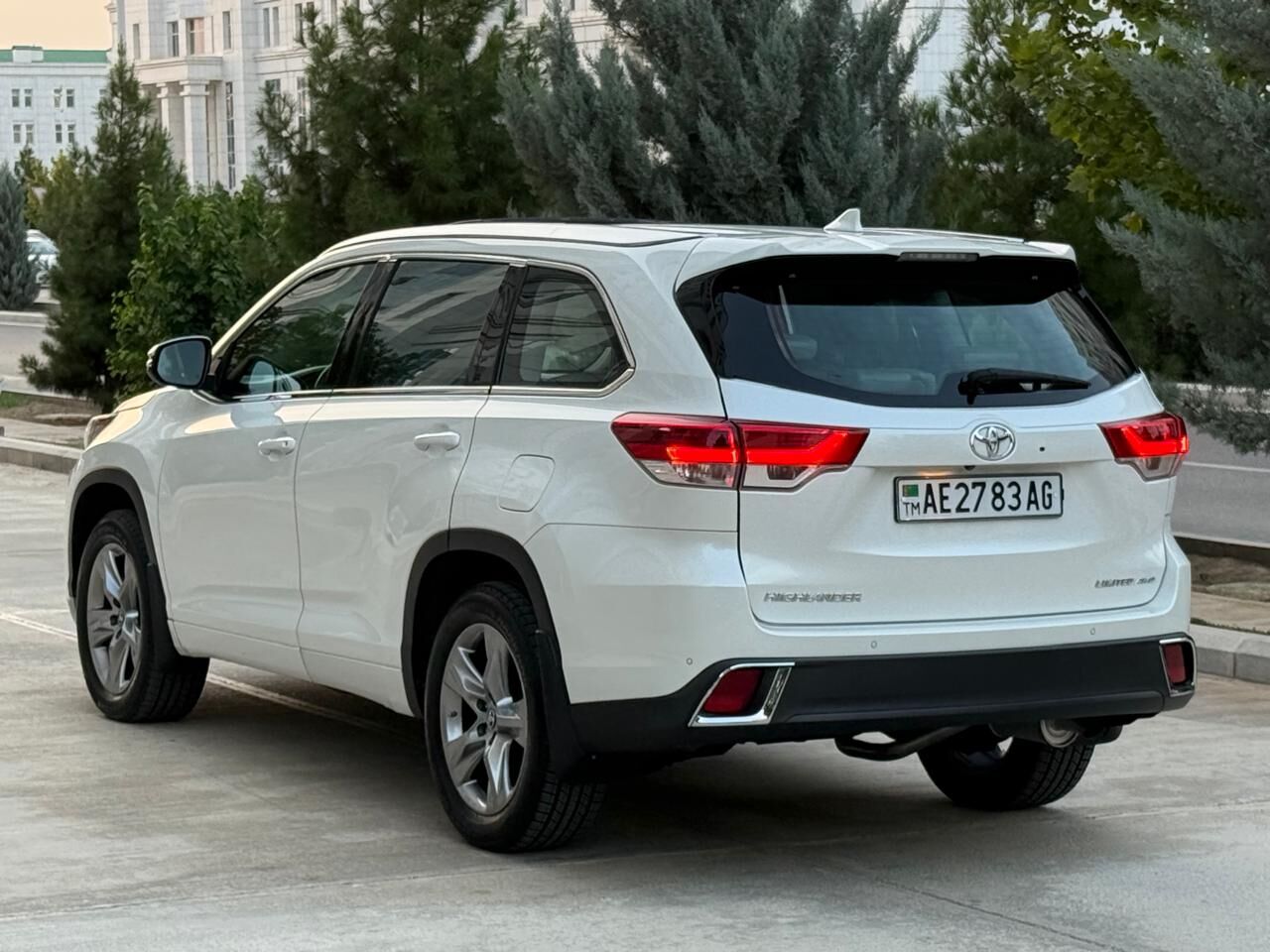 Toyota Highlander 2019 - 525 000 TMT - Ашхабад - img 5