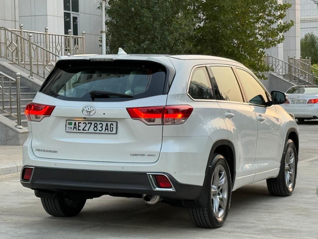 Toyota Highlander 2019 - 525 000 TMT - Ашхабад - img 4