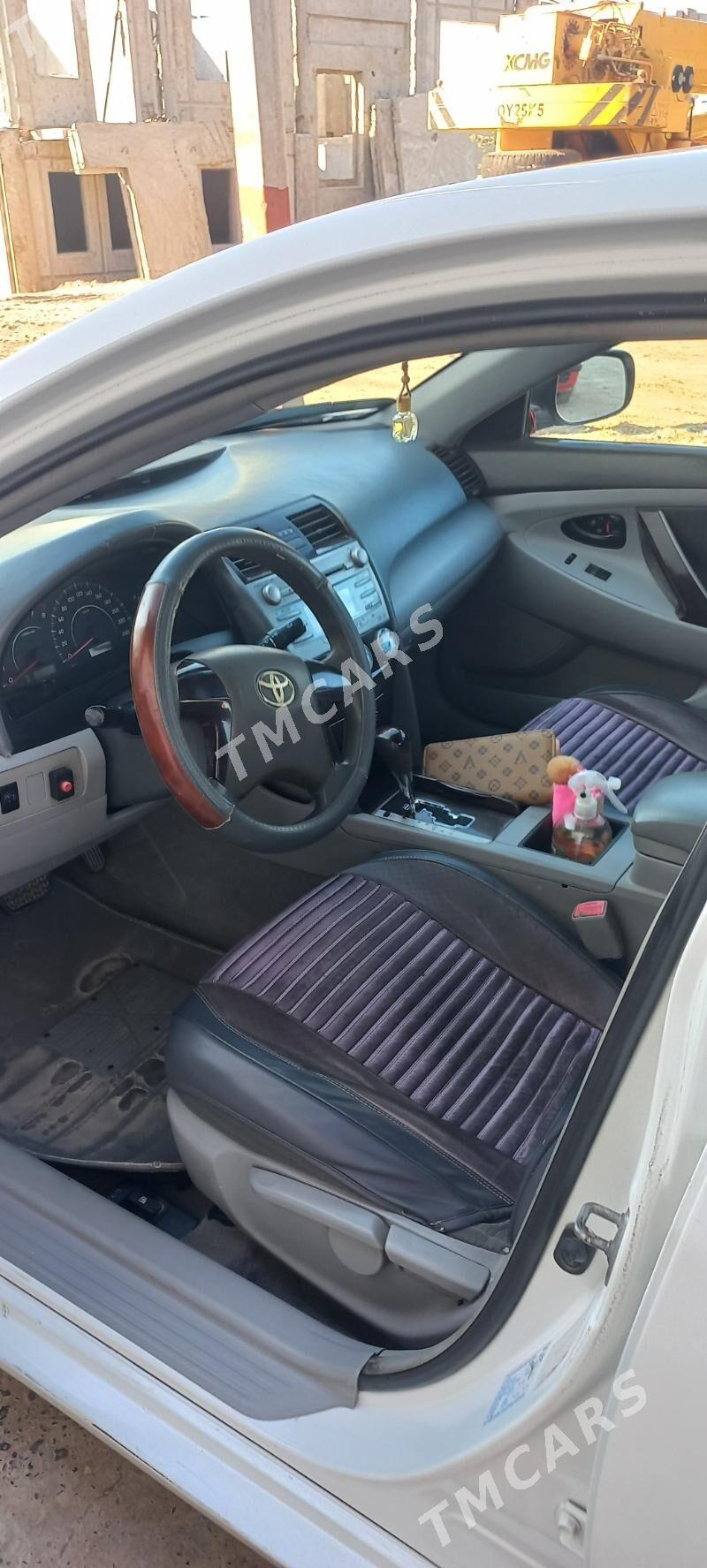 Toyota Camry 2010 - 115 000 TMT - Сакар - img 9