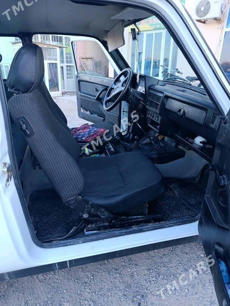Lada Niva 2014 - 120 000 TMT - Мары - img 4