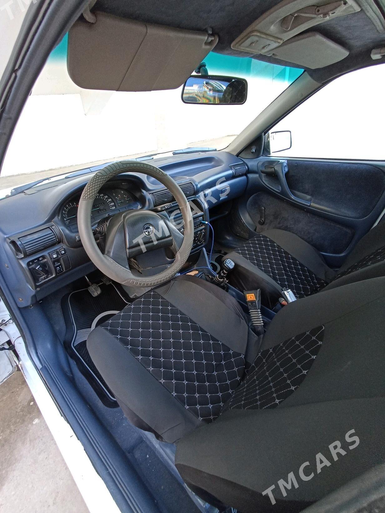 Opel Astra 1992 - 35 000 TMT - Mary - img 5