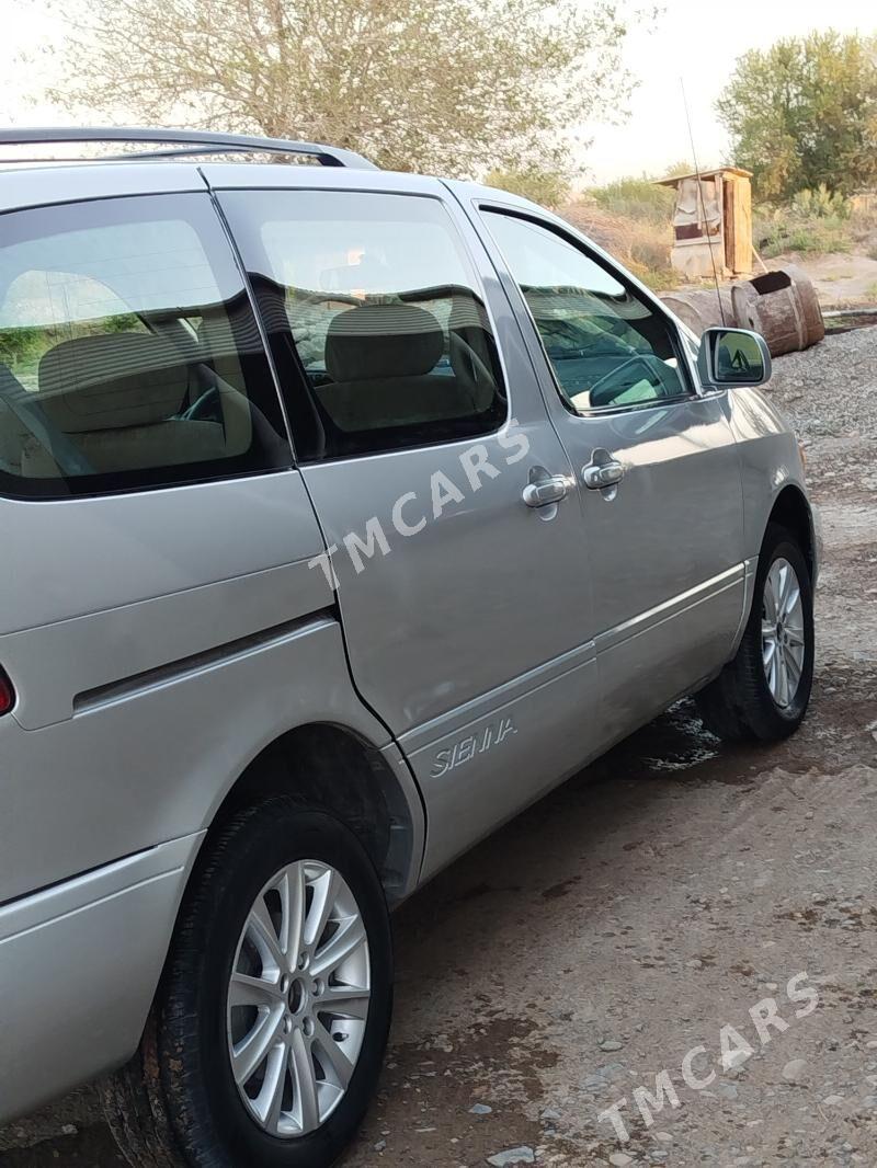 Toyota Sienna 2002 - 155 000 TMT - Теджен - img 5