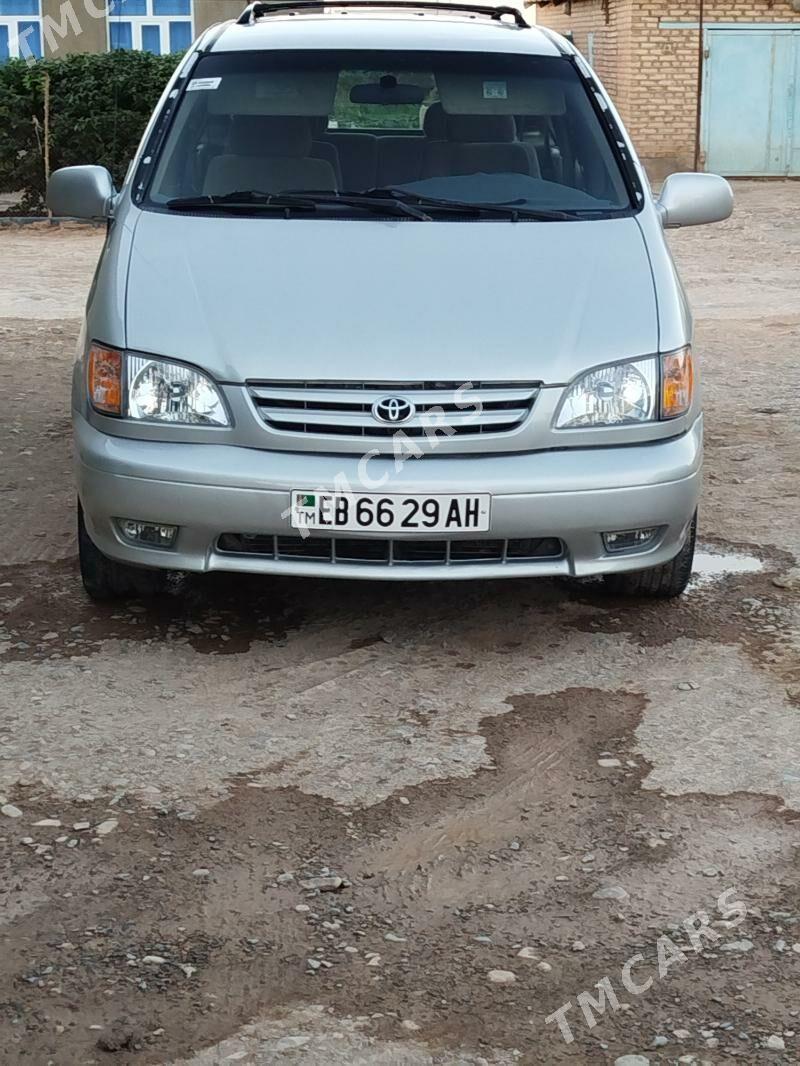 Toyota Sienna 2002 - 155 000 TMT - Теджен - img 3