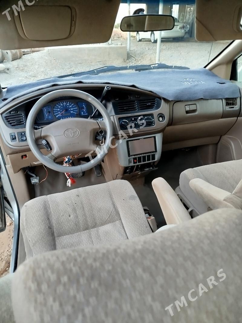Toyota Sienna 2002 - 155 000 TMT - Теджен - img 6