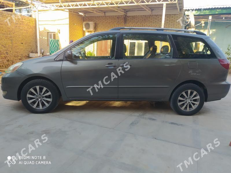 Toyota Sienna 2005 - 205 000 TMT - Мары - img 4