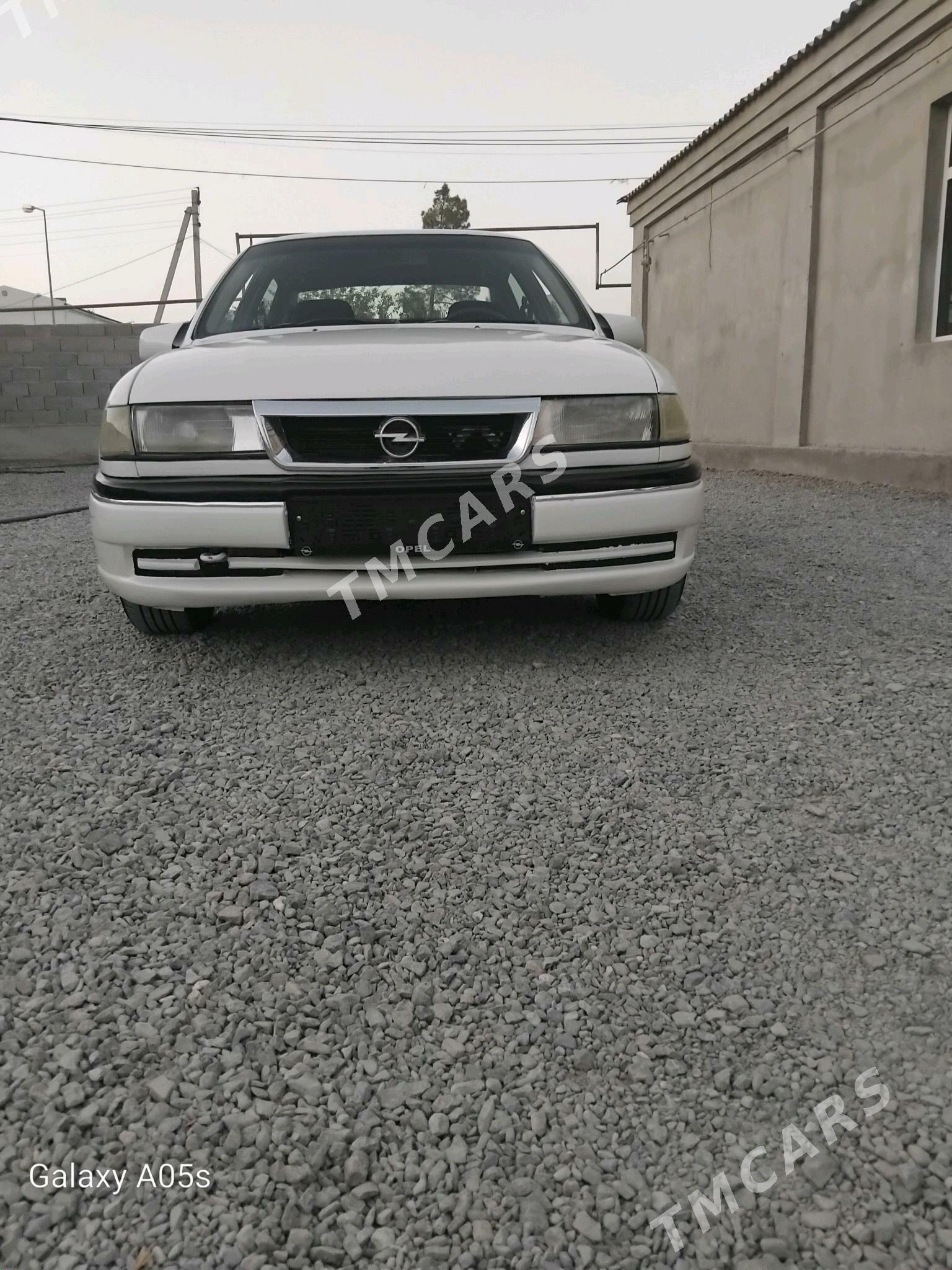 Opel Vectra 1994 - 42 000 TMT - Бахарден - img 6