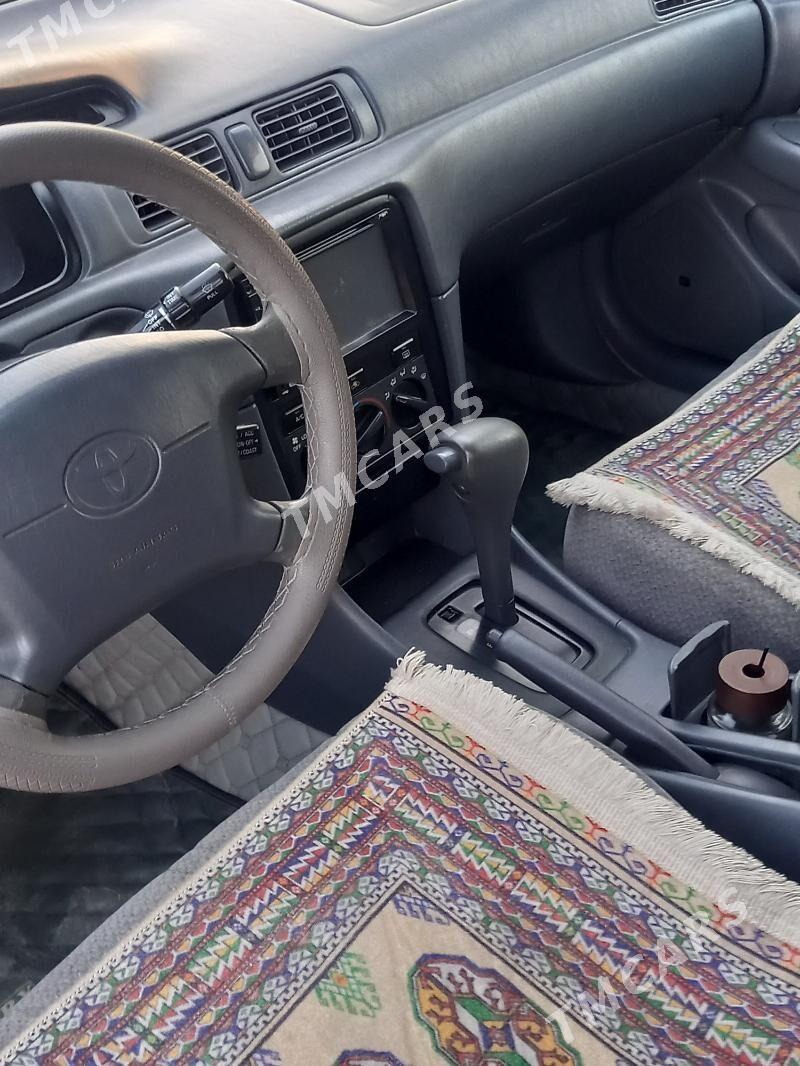 Toyota Camry 2001 - 130 000 TMT - Halaç - img 2