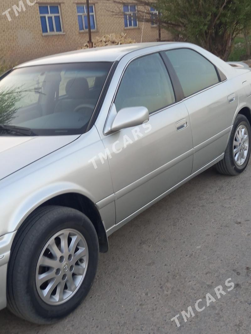 Toyota Camry 2001 - 130 000 TMT - Halaç - img 4