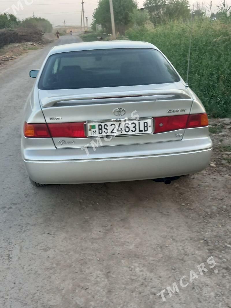 Toyota Camry 2001 - 130 000 TMT - Halaç - img 3