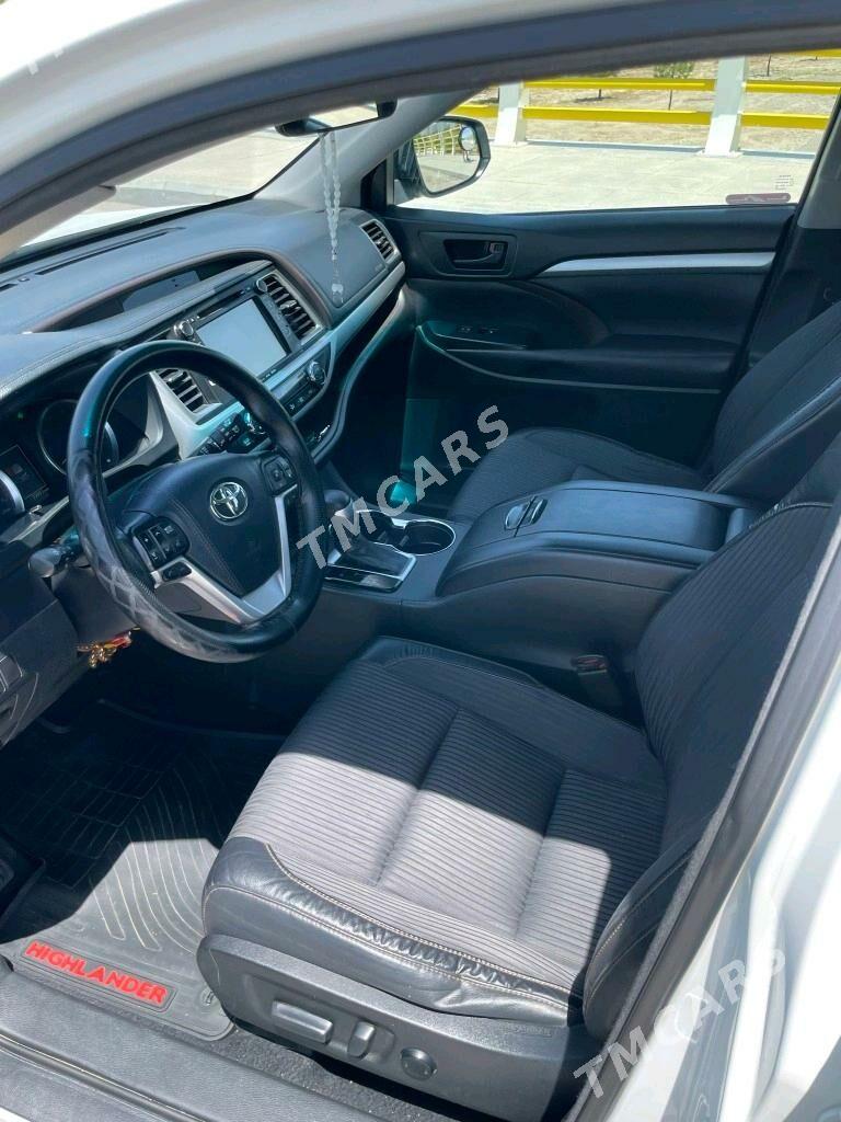 Toyota Highlander 2017 - 440 000 TMT - Ашхабад - img 8